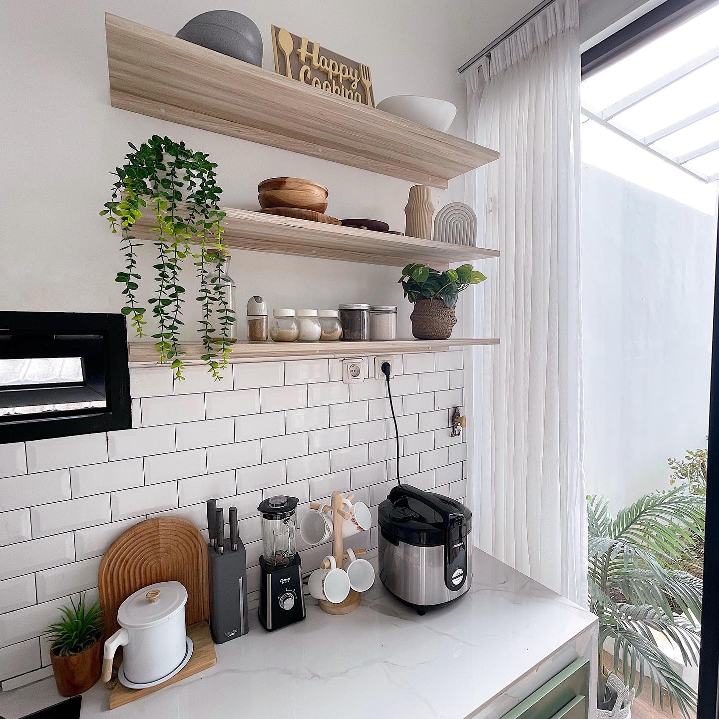 Rak Bumbu Dapur Minimalis yang Dibuat Bersusun