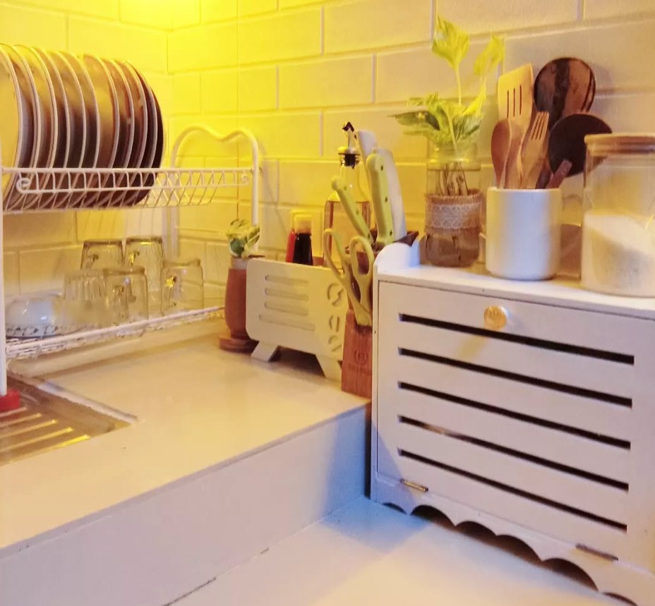 Rak Bumbu Dapur yang Dibuat Tertutup