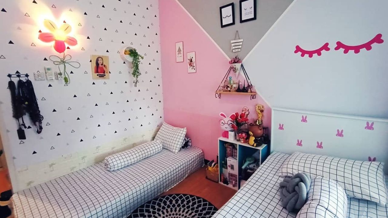 Stiker Wallpaper Dinding Kamar Tidur Remaja Perempuan