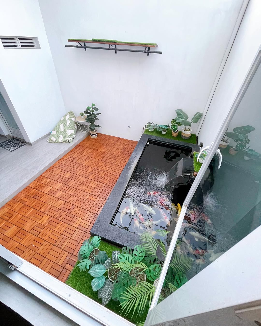 tanaman hias di pinggir kolam ikan tanaman hias pinggir kolam ikan