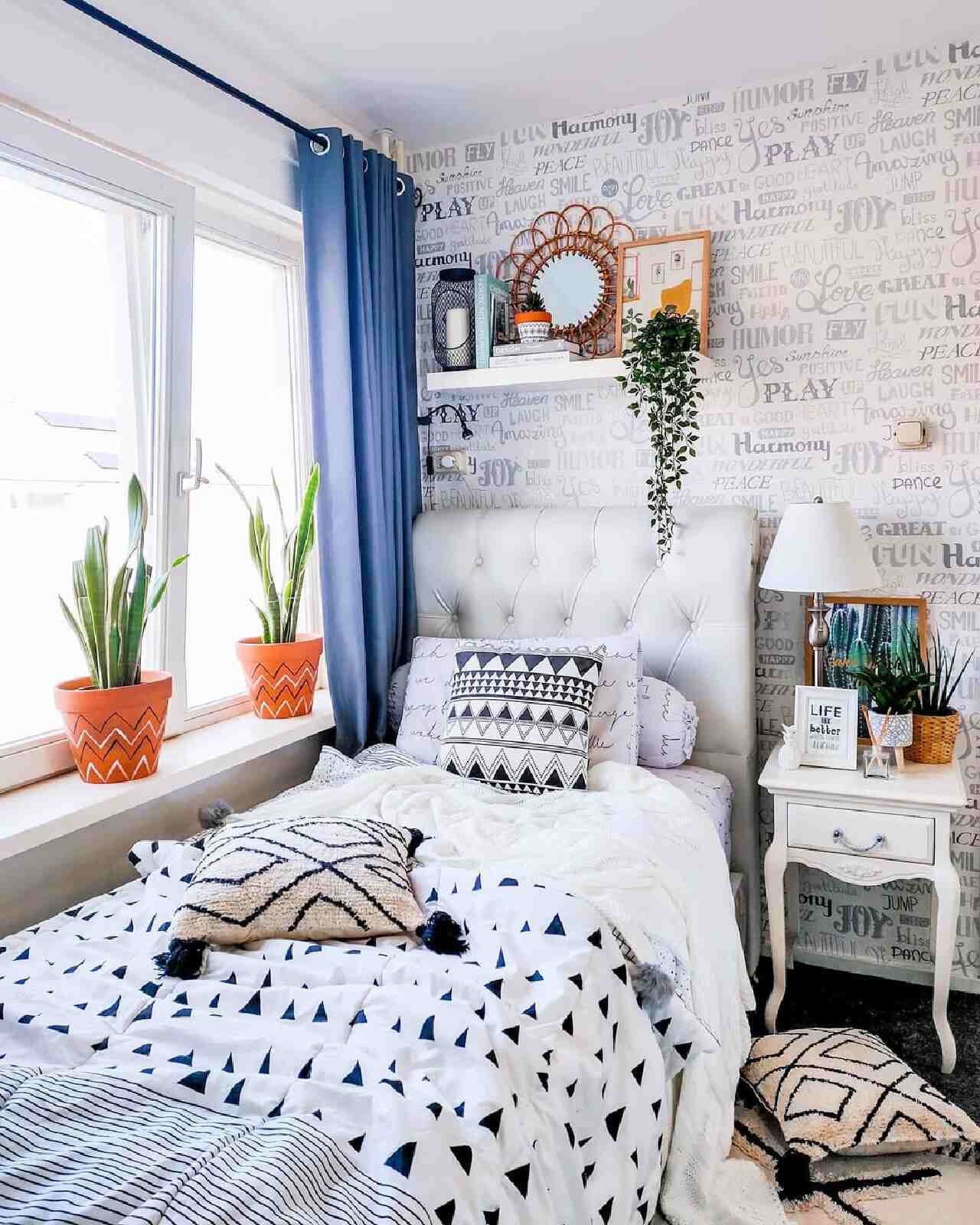 Wallpaper Dinding Kamar Tidur Elegan untuk Remaja Perempuan