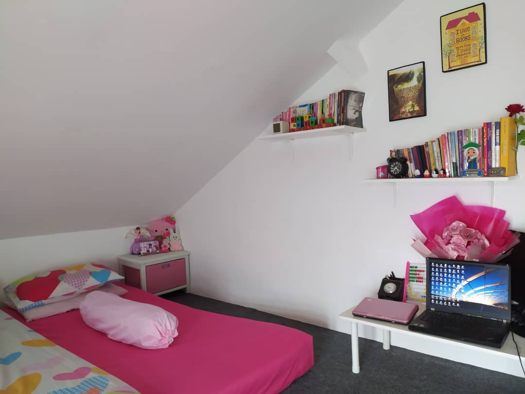 kamar loteng sederhana