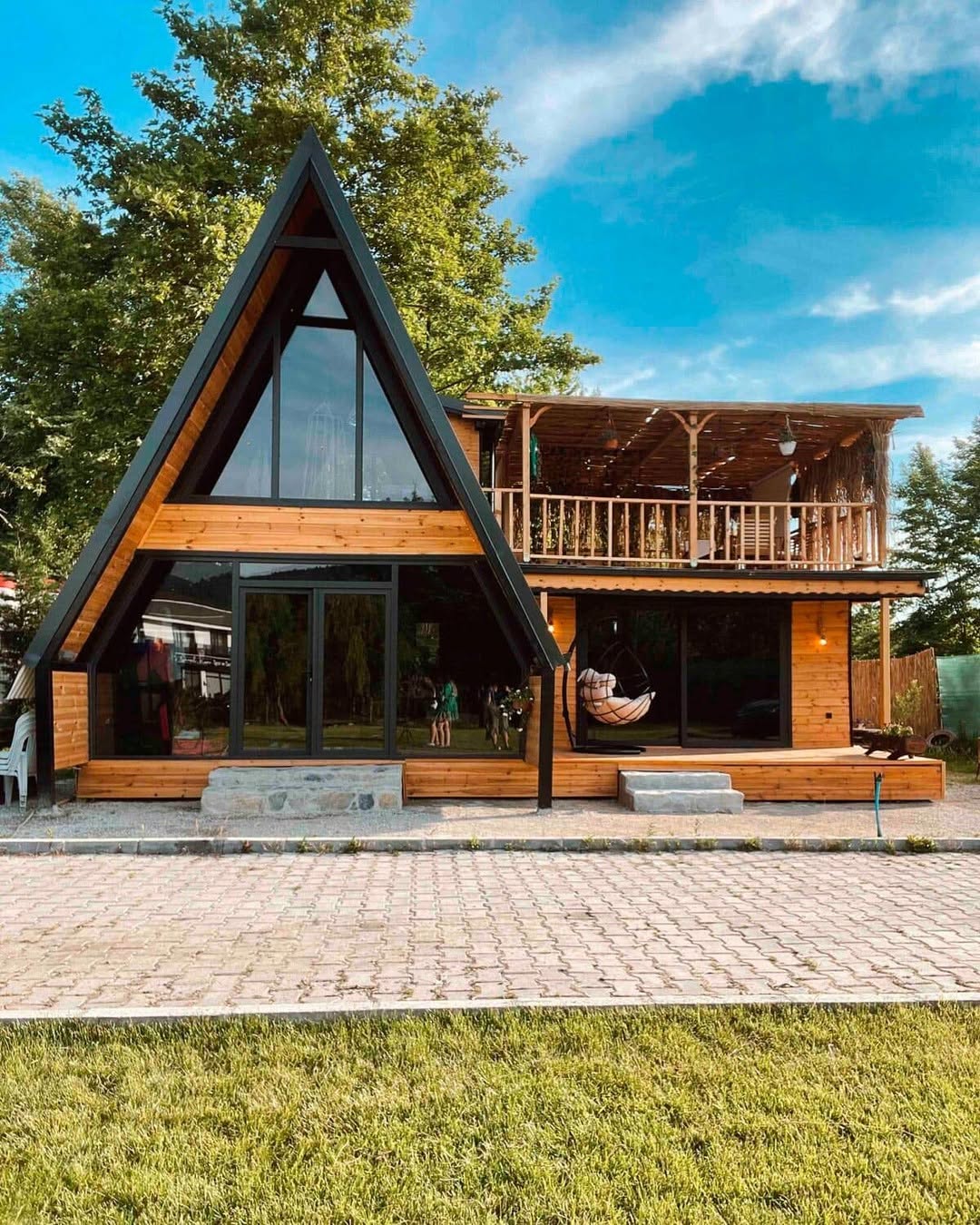 rumah bungalow kayu