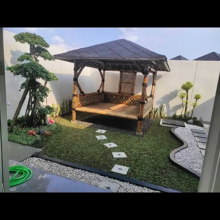 desain saung bambu unik untuk taman minimalis