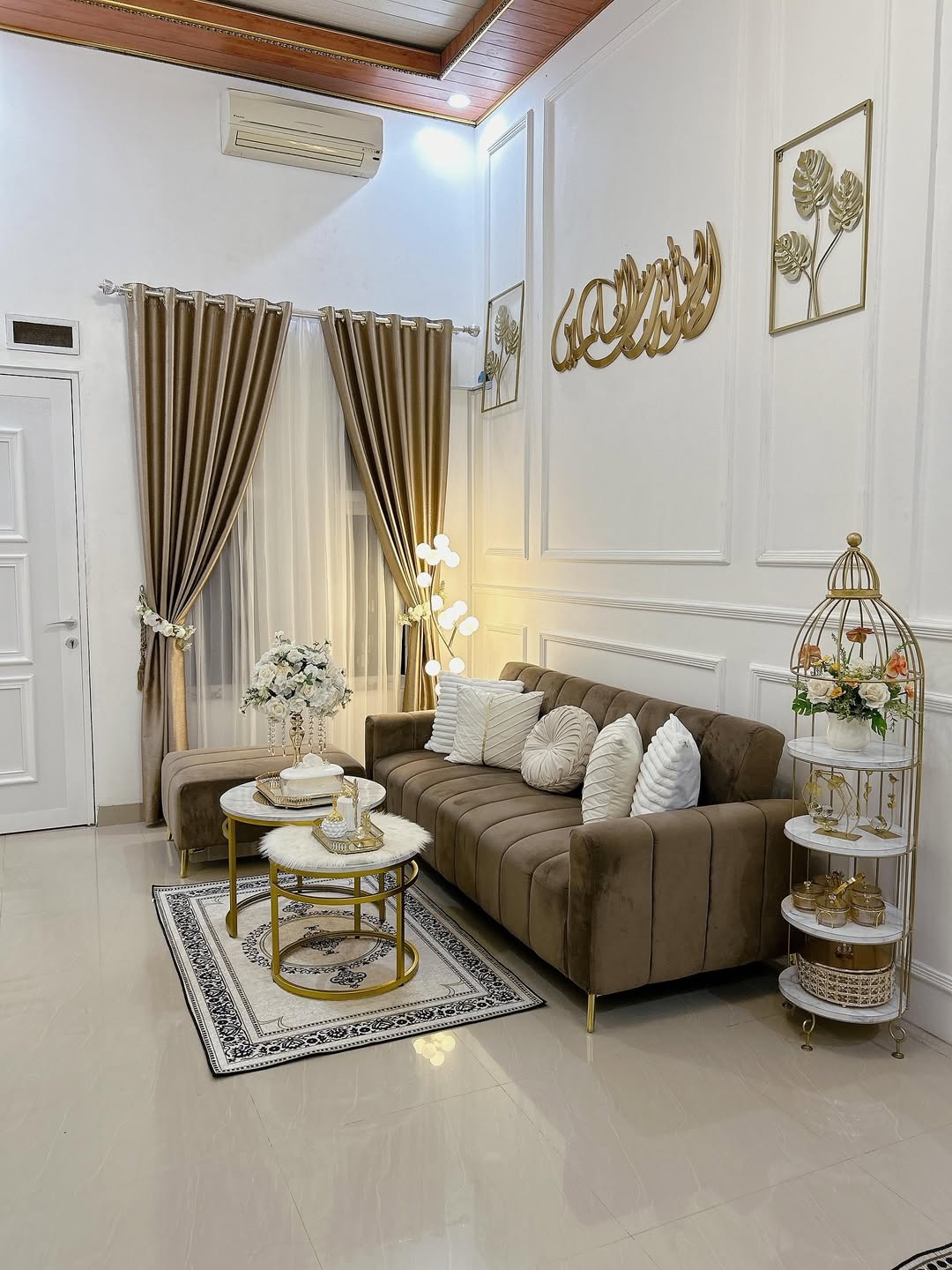 kaligrafi dinding ruang tamu