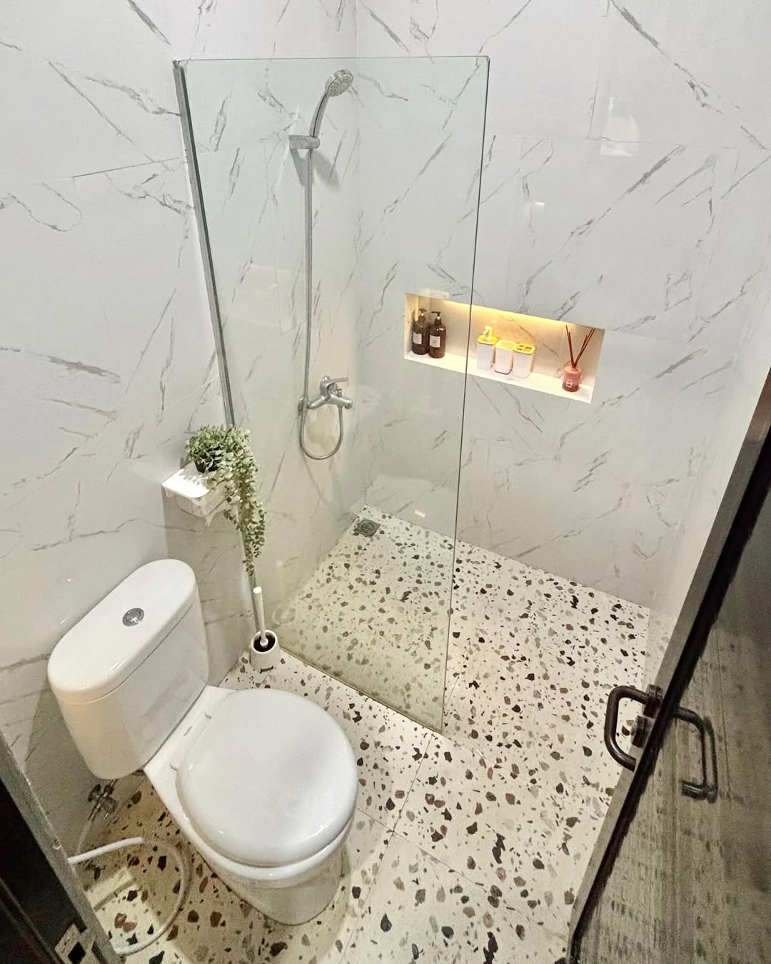 anti licin keramik kamar mandi motif batu