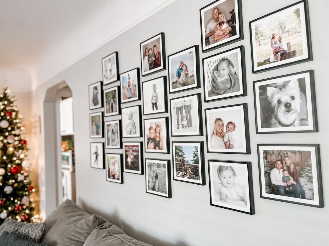 susunan foto di dinding estetik