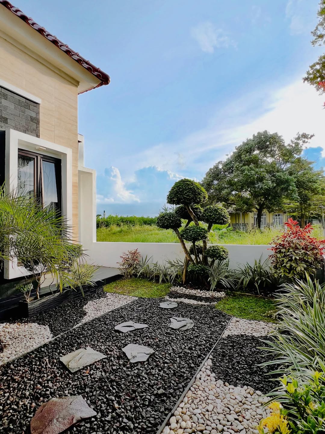 halaman rumah tanpa pagar