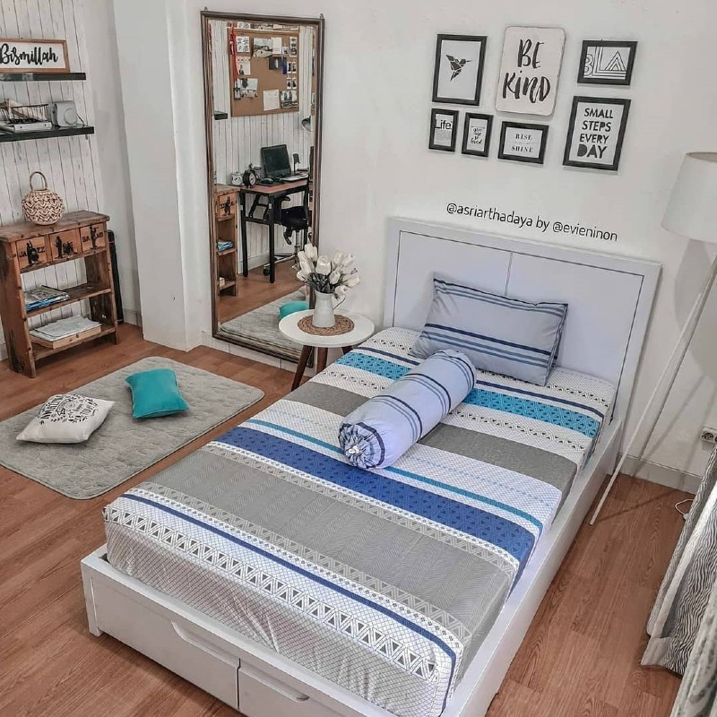 Minimalist room 3x3