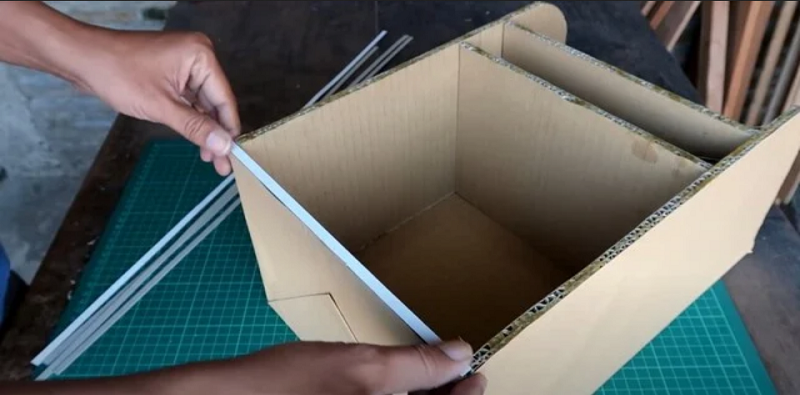 How to make a cardboard bookcase