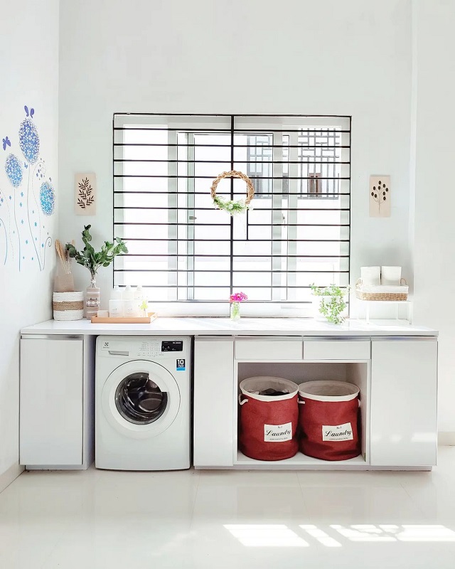 White minimalist 2x2 washing drying