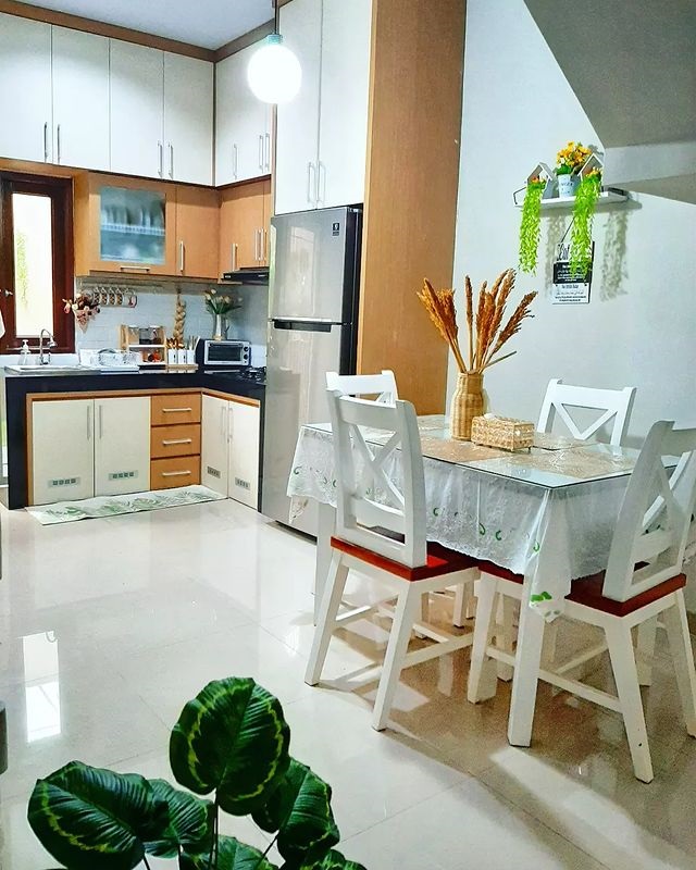 Minimalist wood kitchen dining room