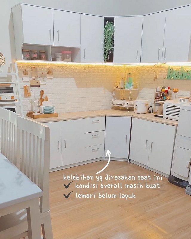 White corner kitchen set