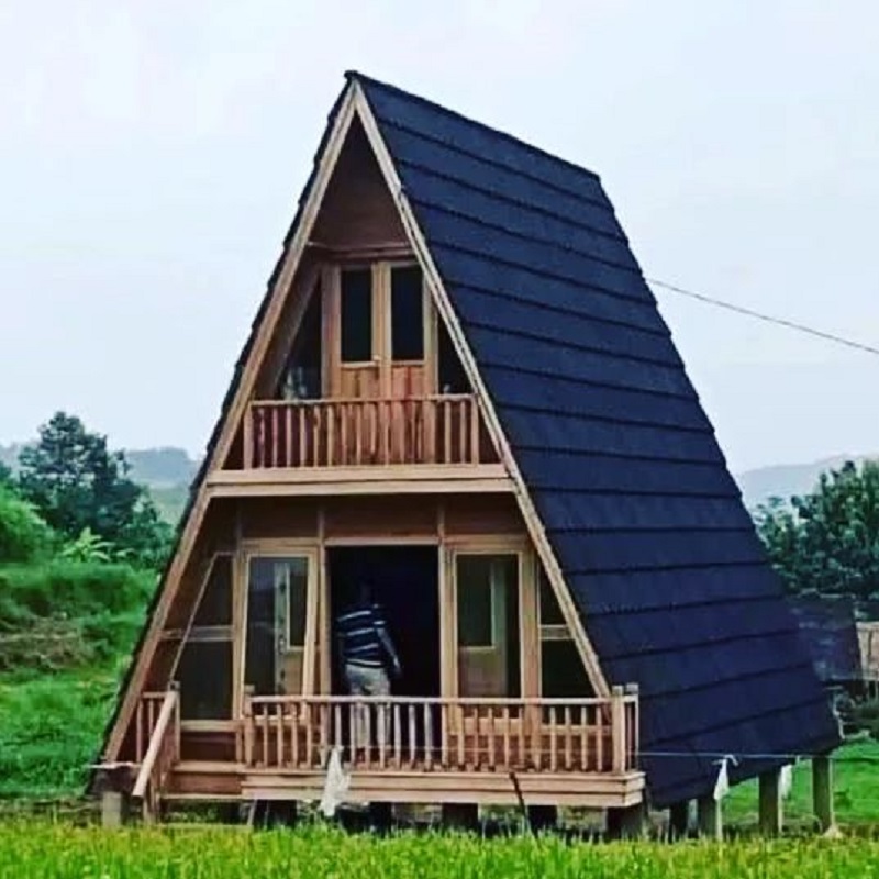 2-storey wooden house on the side of the rice field (1)
