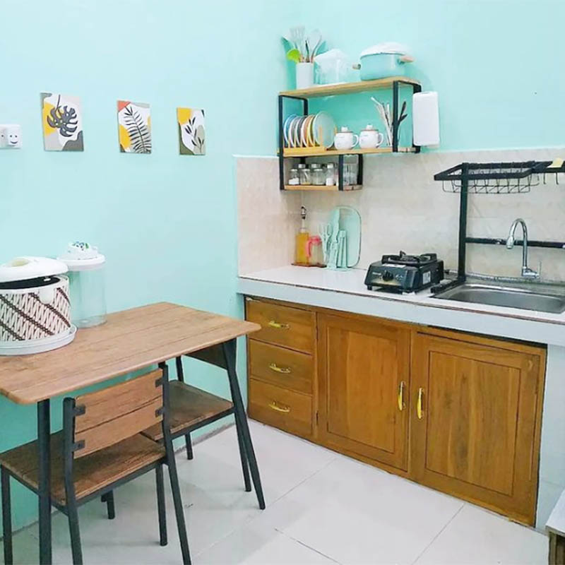 simple minimalist kitchen without kitchen set