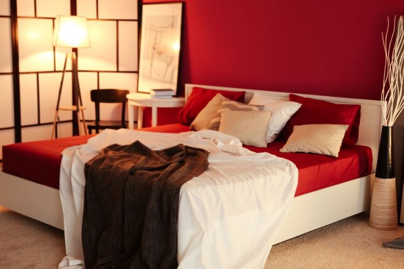red color for romantic bedroom painting