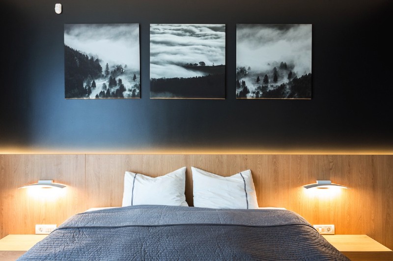 black color for the bedroom