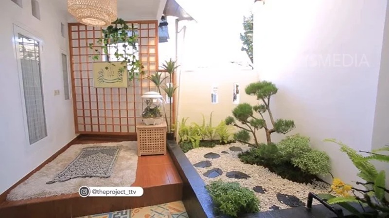 small prayer room in the back garden
