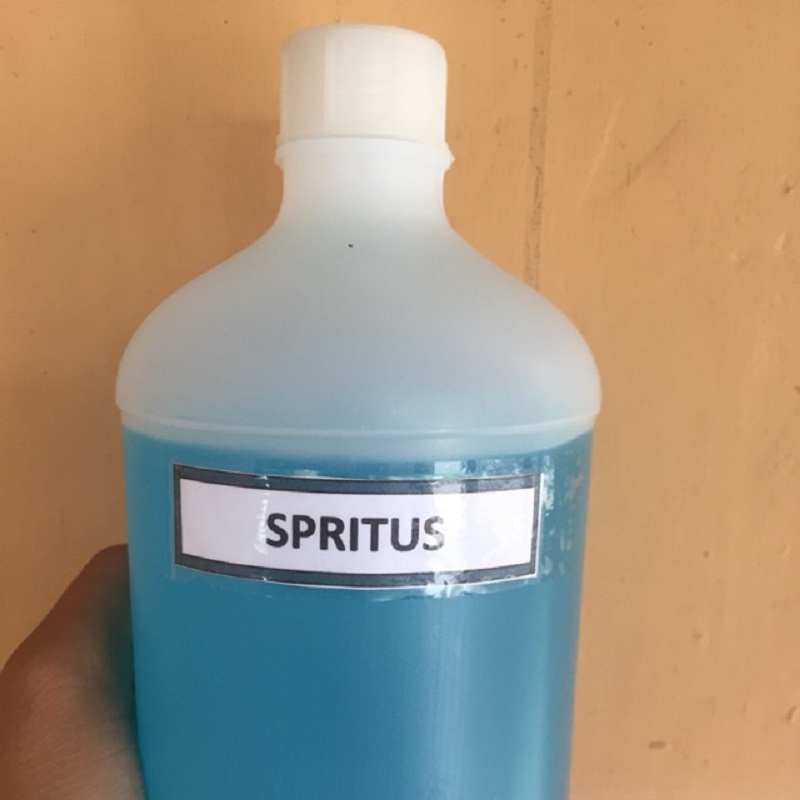 How to remove paint from spirit clothes