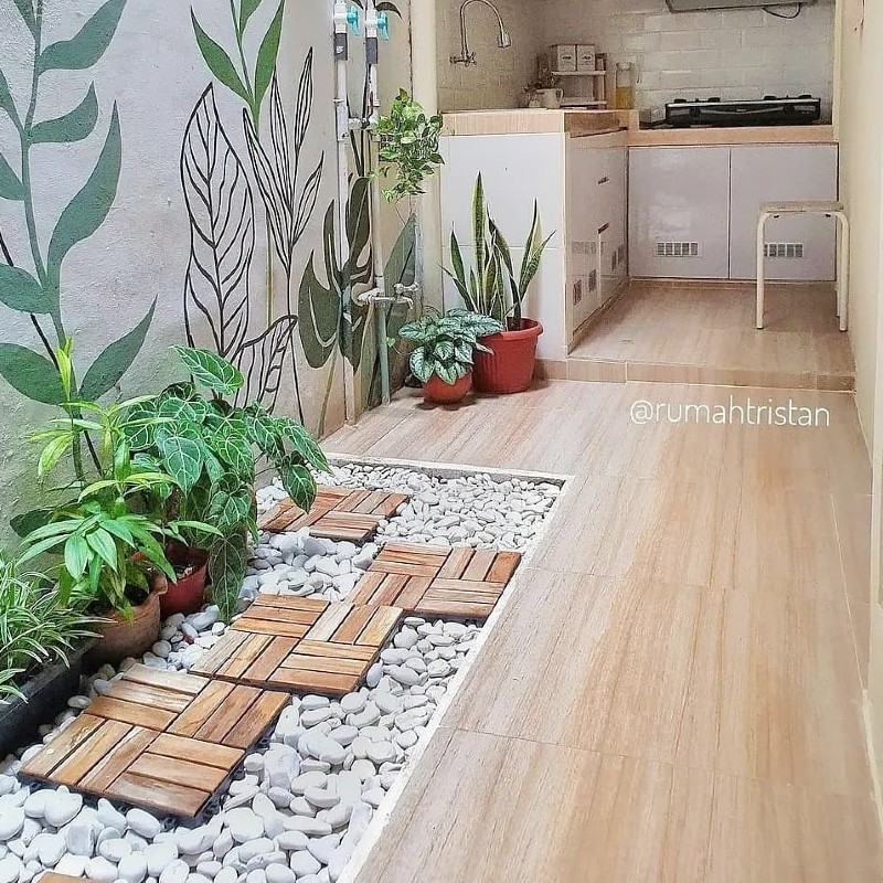 the kitchen joins the back garden