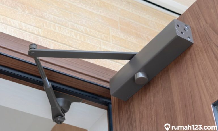 Cara Pasang Door Closer Pintu Kayu Dilengkapi Jenisnya