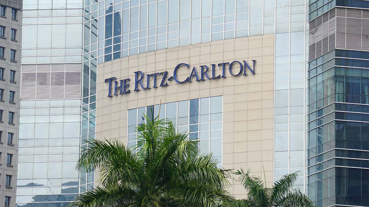 Hotel Ritz Carlton jakarta dijual