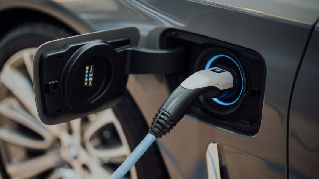 cara charge mobil listrik di rumah cara charge mobil listrik di rumah